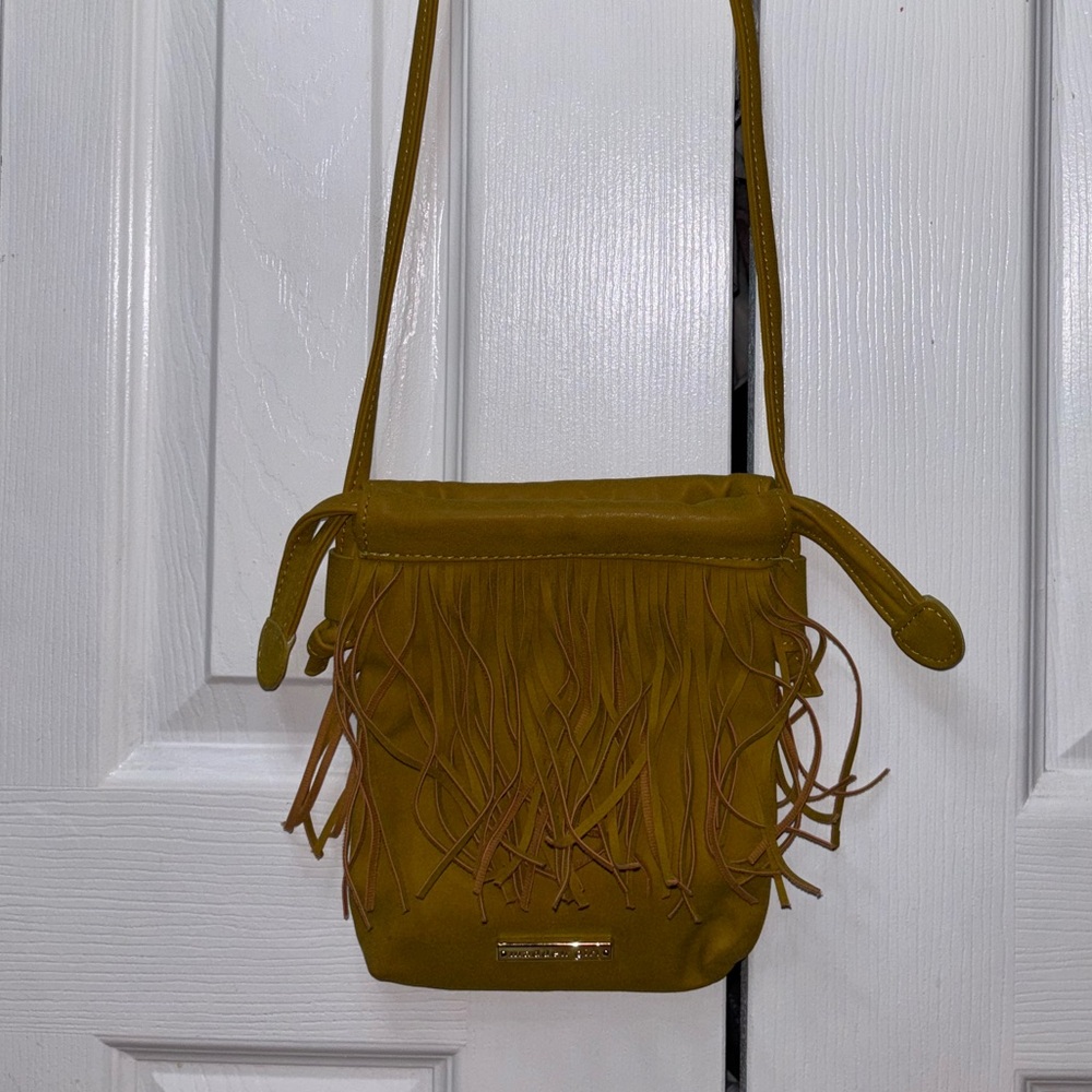 Madden girl suede fringe crossbody bag